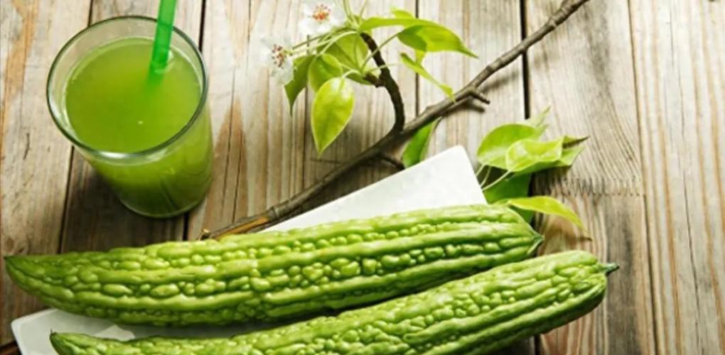 苦瓜立大功？医生发现：经常吃苦瓜的人，不出半年，或有这4变化