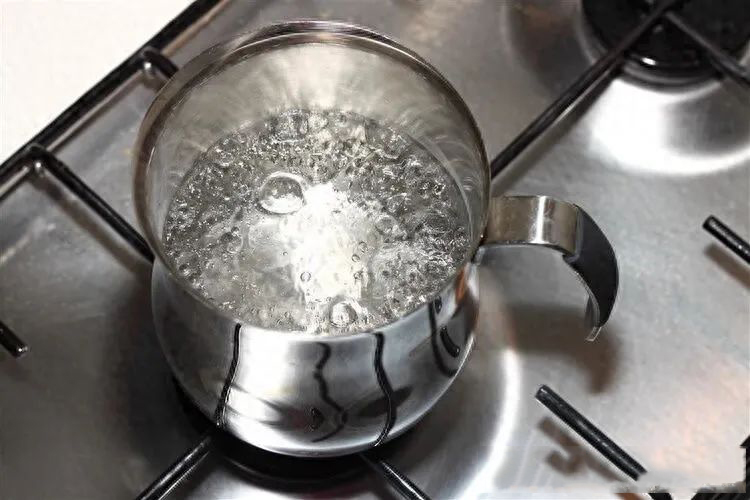 只喝烧开的自来水，不碰桶装水矿泉水，最后结果如何？早知早受益